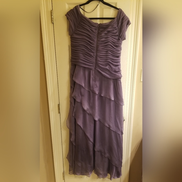 Ignite Formal Lavender Beaded Gown Size 16 - Picture 2 of 5